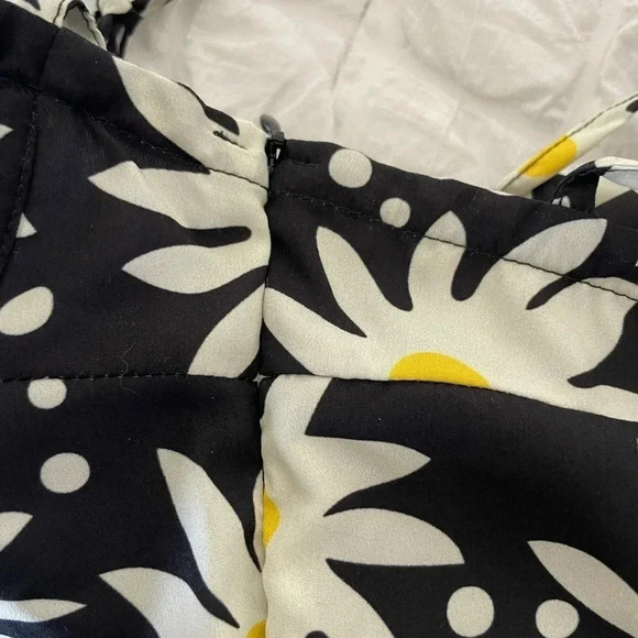 Solid & Striped Lolita dress in graphic daisy - Picture 11 of 12